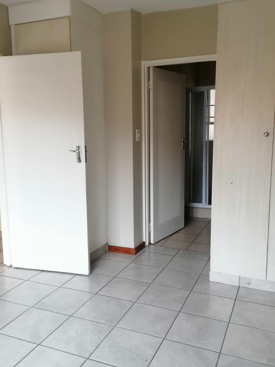 To Let 2 Bedroom Property for Rent in Noordwyk Gauteng