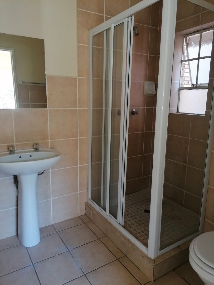 To Let 2 Bedroom Property for Rent in Noordwyk Gauteng