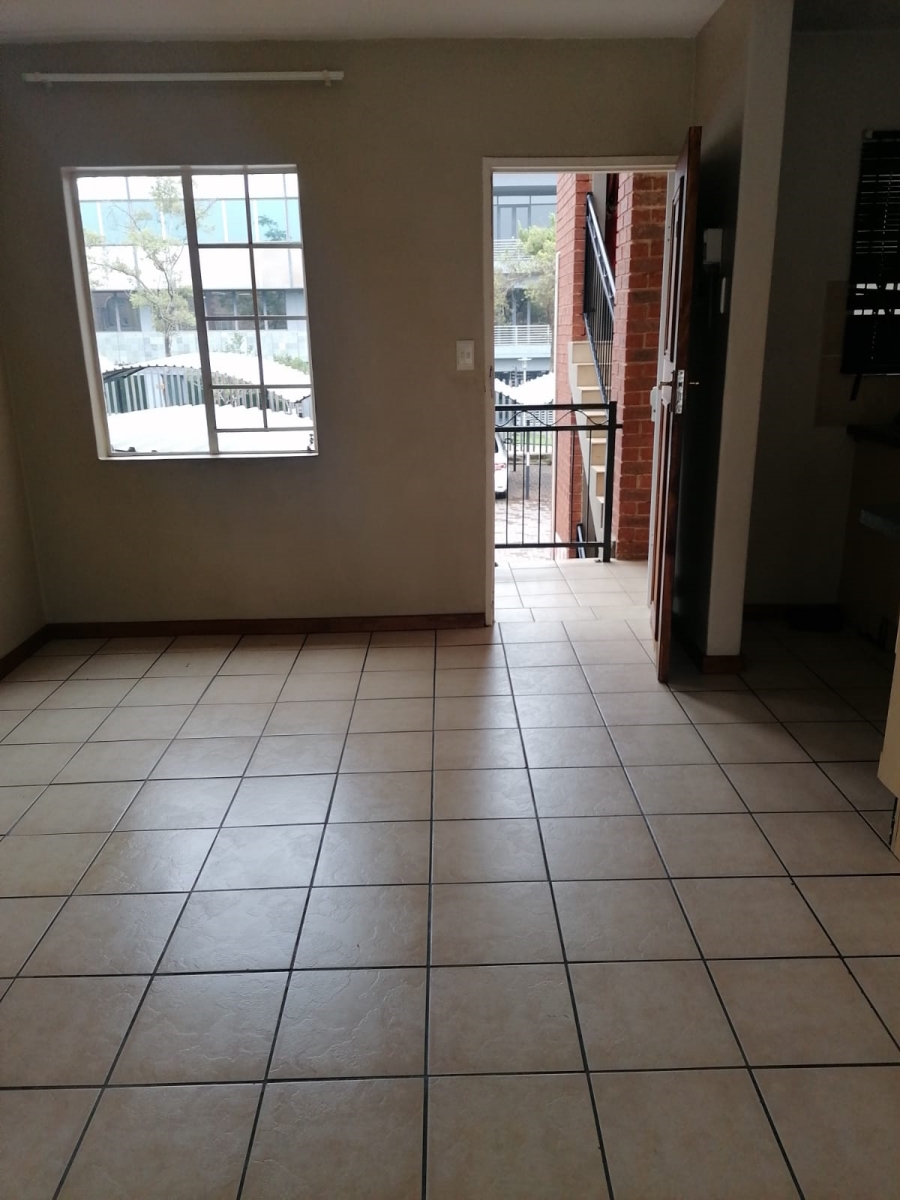 To Let 2 Bedroom Property for Rent in Noordwyk Gauteng