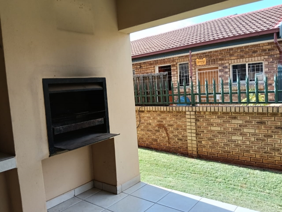 2 Bedroom Property for Sale in Randpoort Gauteng