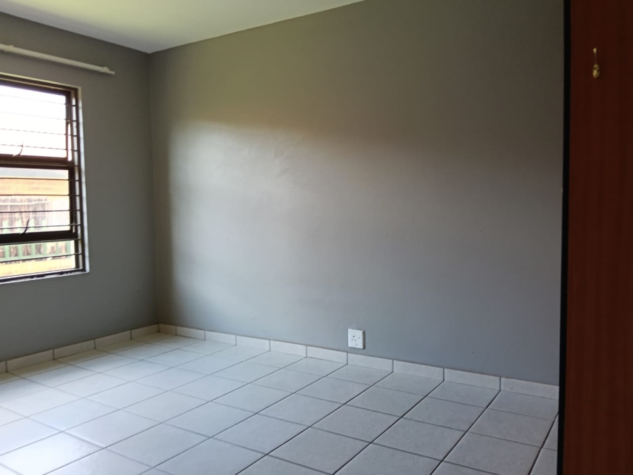 2 Bedroom Property for Sale in Randpoort Gauteng