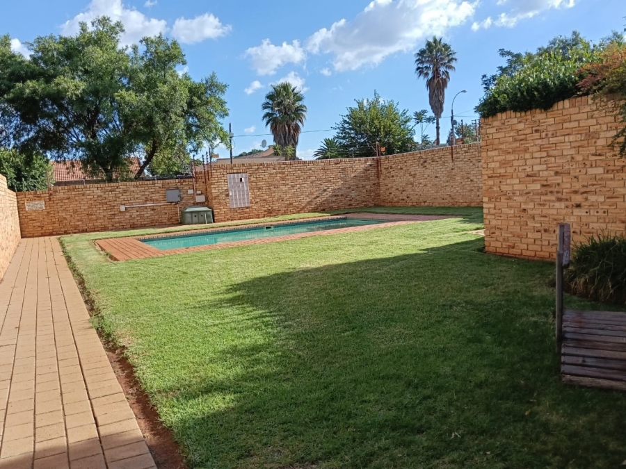 2 Bedroom Property for Sale in Randpoort Gauteng