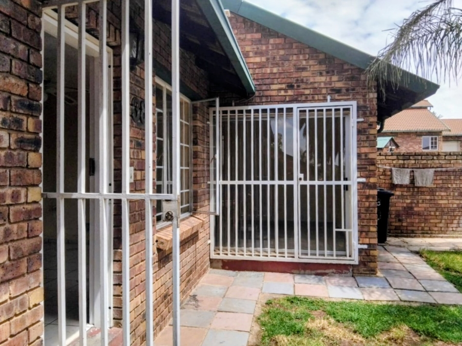 3 Bedroom Property for Sale in Birchleigh Gauteng