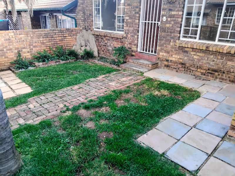 3 Bedroom Property for Sale in Birchleigh Gauteng