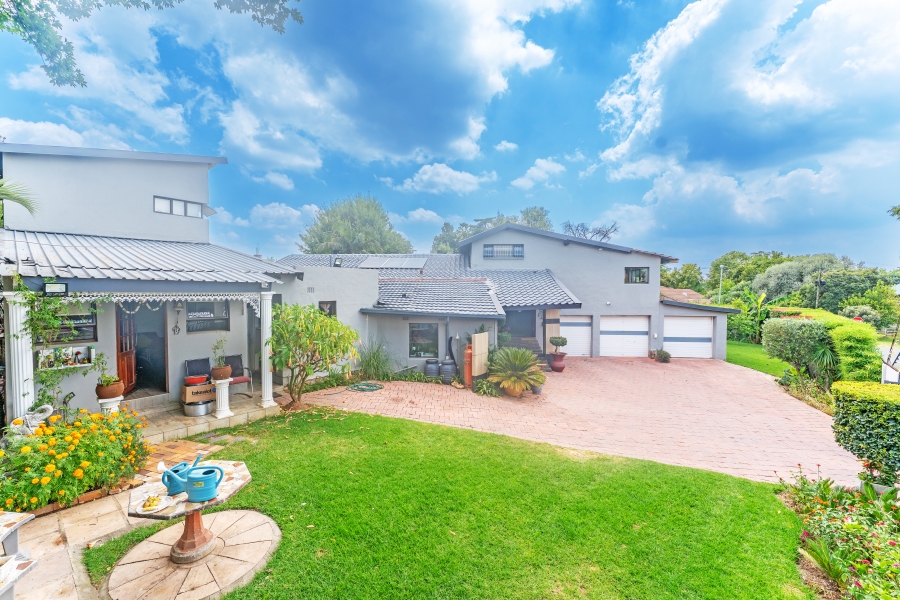7 Bedroom Property for Sale in Bordeaux Gauteng