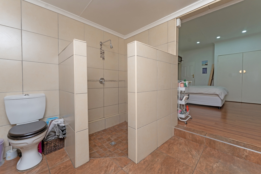 7 Bedroom Property for Sale in Bordeaux Gauteng