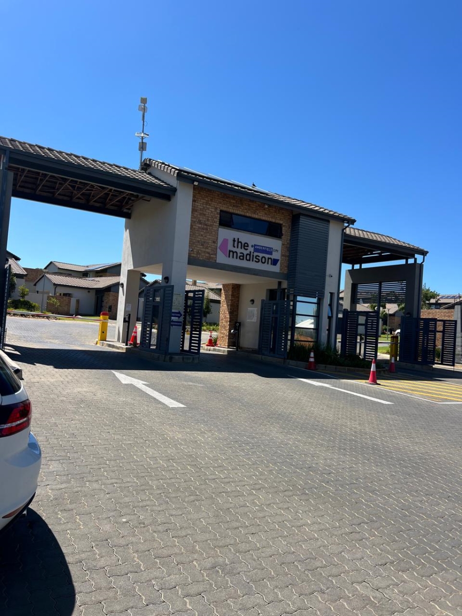 To Let 2 Bedroom Property for Rent in Amberfield Gauteng