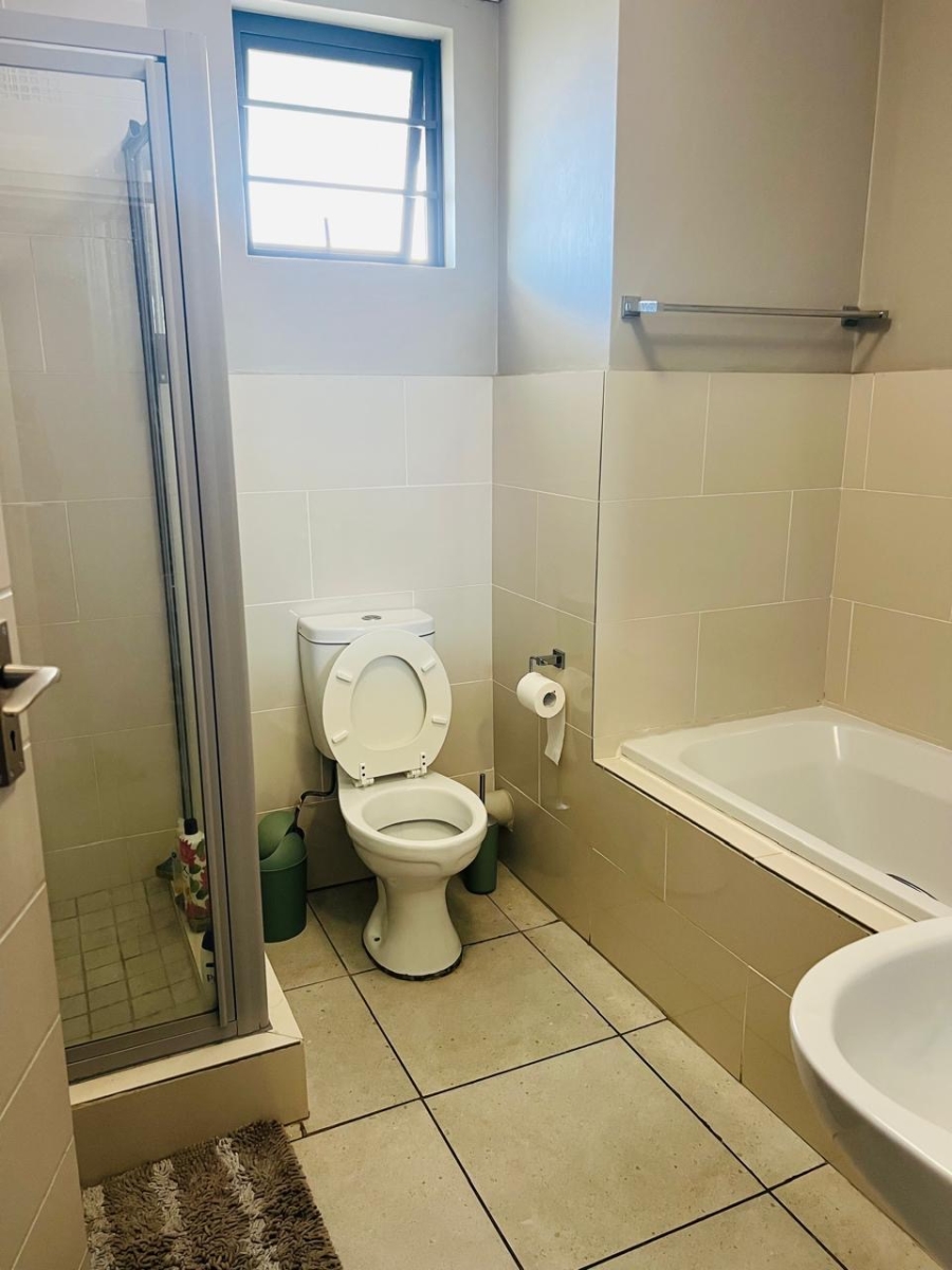 To Let 2 Bedroom Property for Rent in Amberfield Gauteng