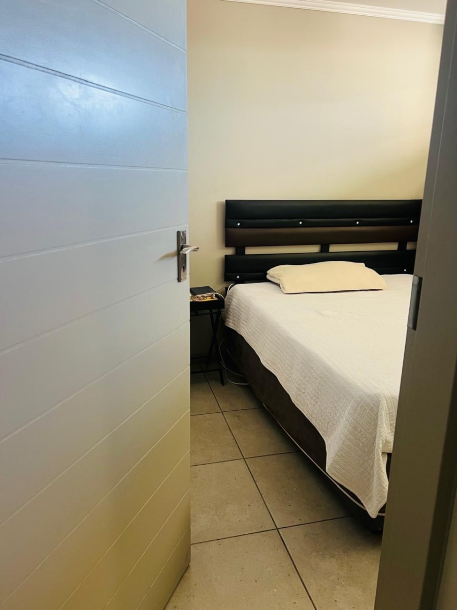 To Let 2 Bedroom Property for Rent in Amberfield Gauteng