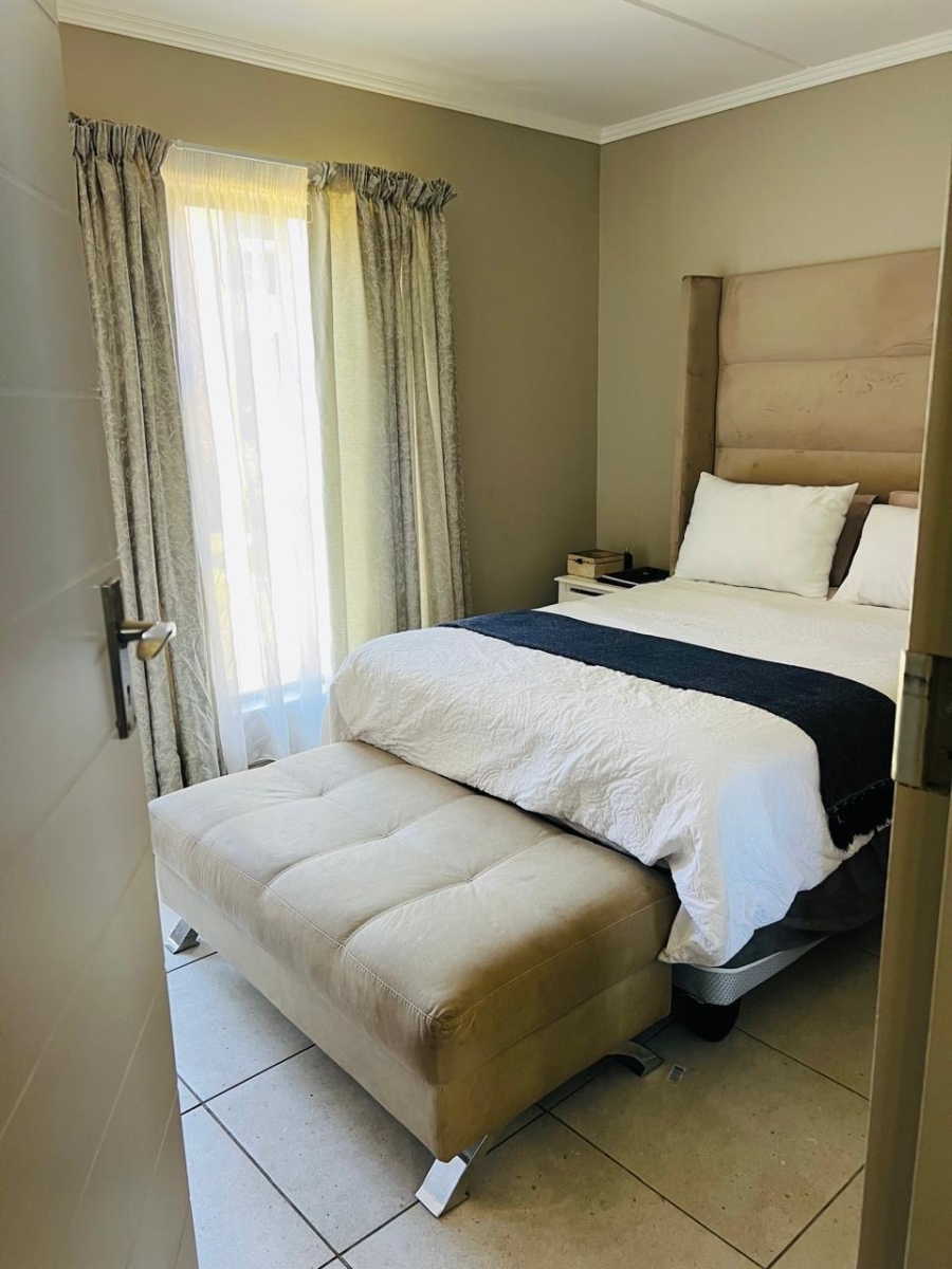 To Let 2 Bedroom Property for Rent in Amberfield Gauteng