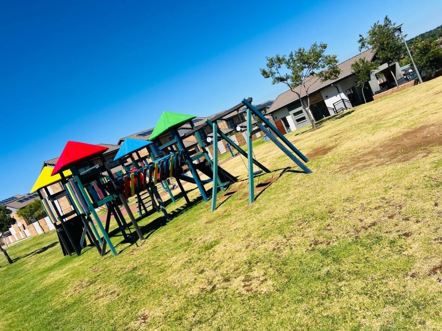 To Let 2 Bedroom Property for Rent in Amberfield Gauteng