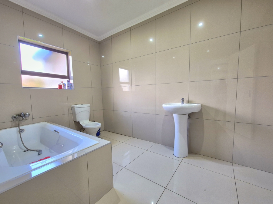 To Let 3 Bedroom Property for Rent in Brakpan Central Gauteng