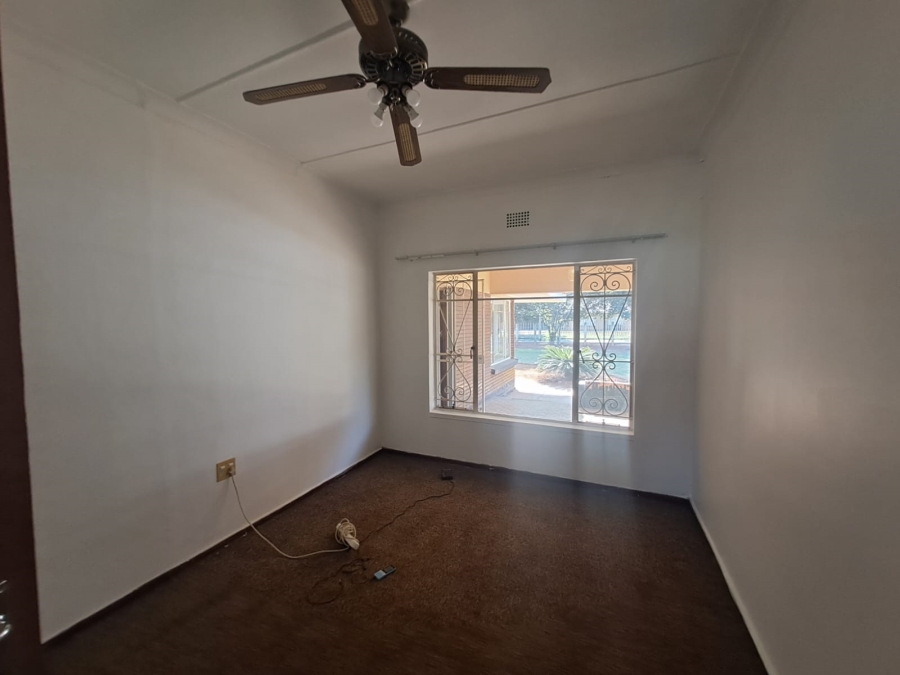 To Let 4 Bedroom Property for Rent in Duncanville Gauteng