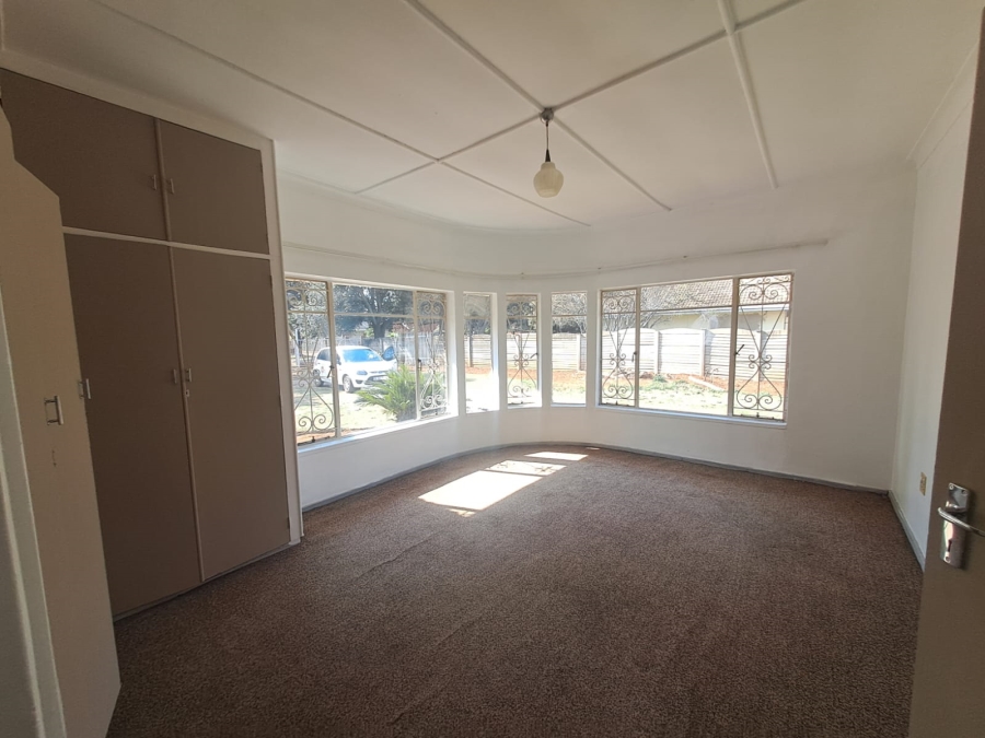 To Let 4 Bedroom Property for Rent in Duncanville Gauteng