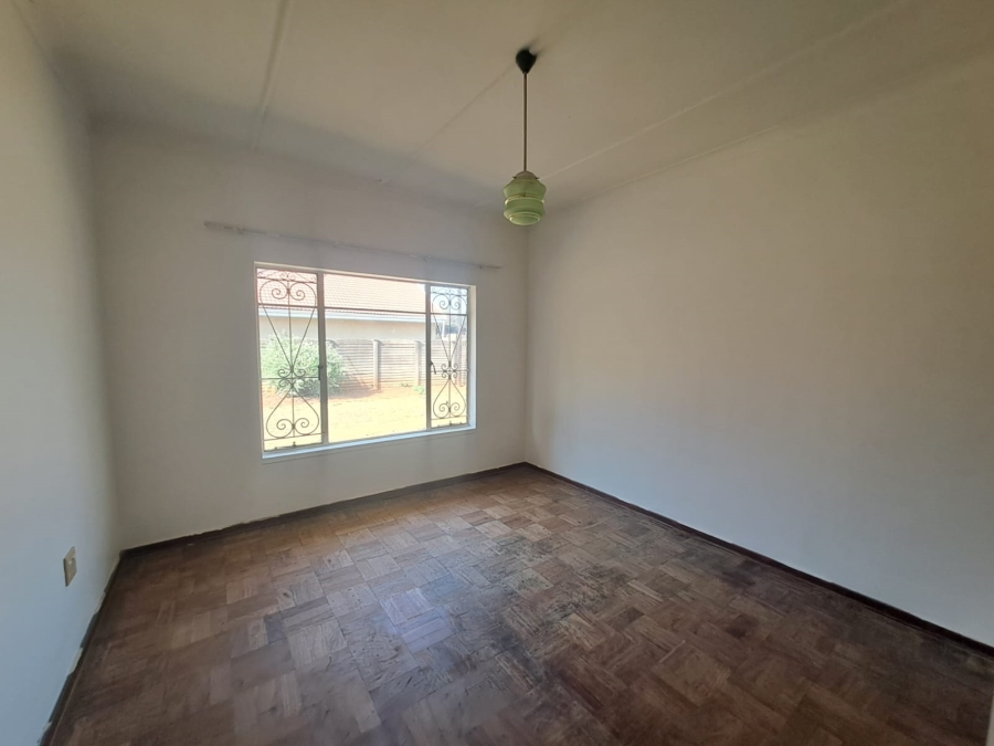 To Let 4 Bedroom Property for Rent in Duncanville Gauteng