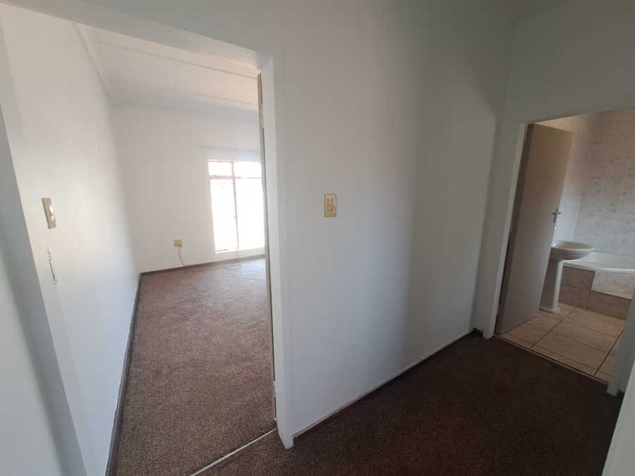 To Let 4 Bedroom Property for Rent in Duncanville Gauteng