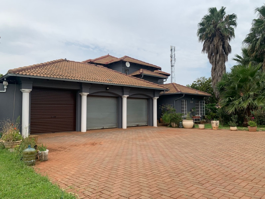 4 Bedroom Property for Sale in Amandasig Gauteng