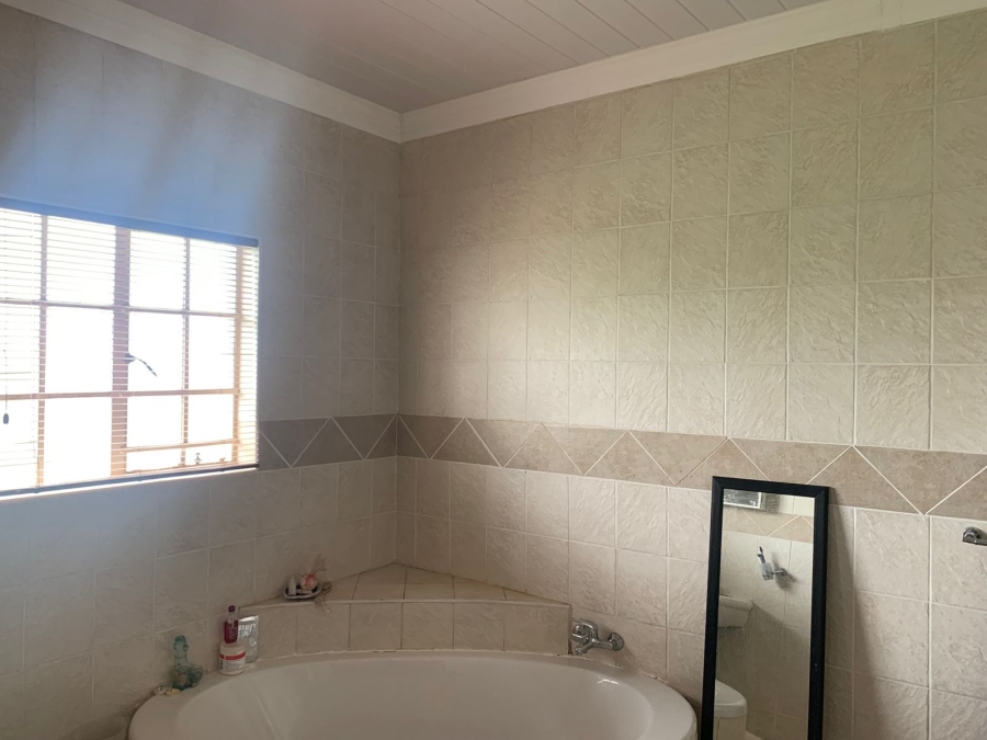 4 Bedroom Property for Sale in Amandasig Gauteng