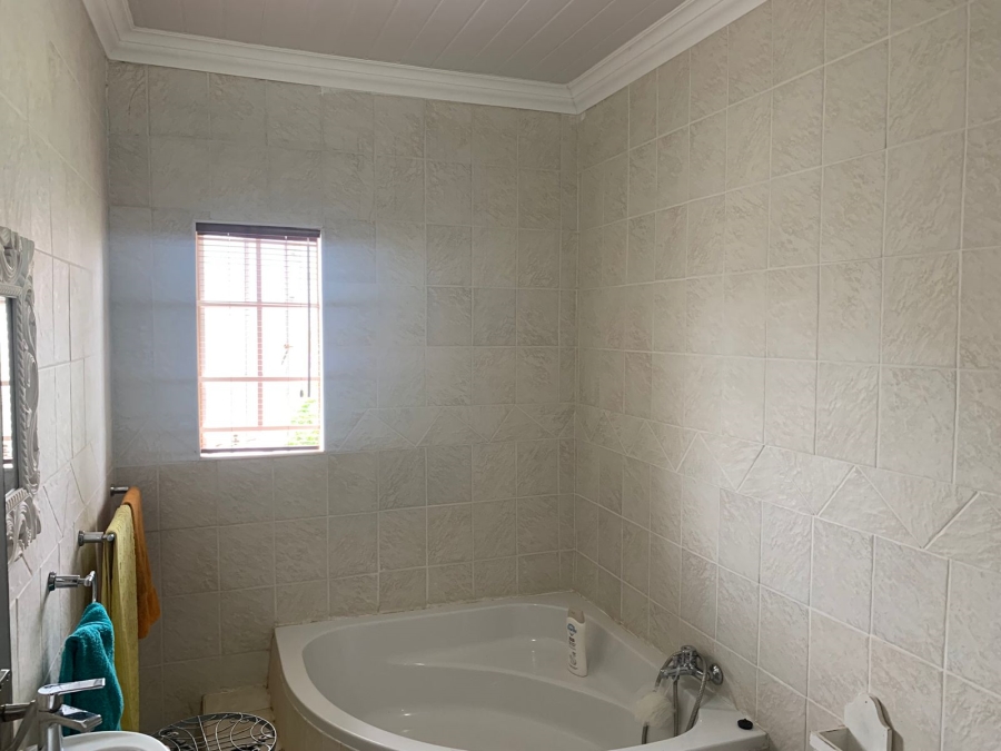 4 Bedroom Property for Sale in Amandasig Gauteng