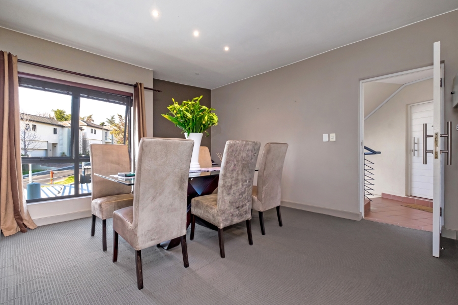 To Let 2 Bedroom Property for Rent in Wendywood Gauteng