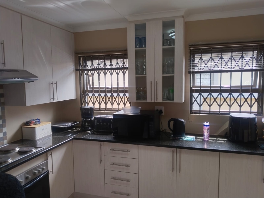 3 Bedroom Property for Sale in Eldorette Gauteng