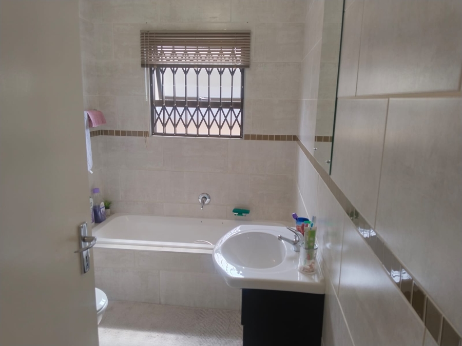 3 Bedroom Property for Sale in Eldorette Gauteng