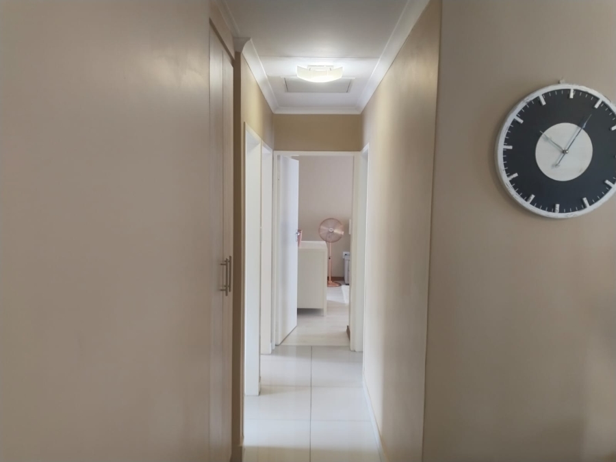 3 Bedroom Property for Sale in Eldorette Gauteng