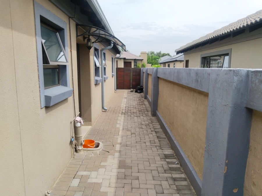 3 Bedroom Property for Sale in Eldorette Gauteng