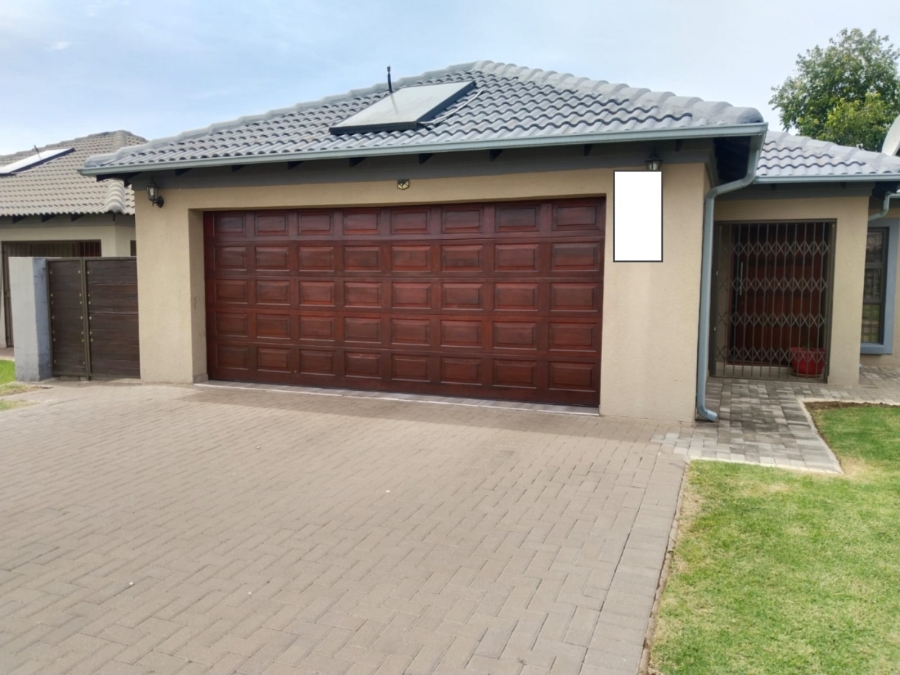 3 Bedroom Property for Sale in Eldorette Gauteng