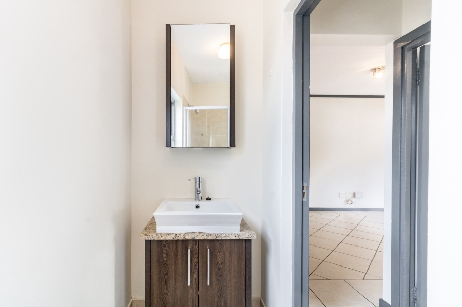 1 Bedroom Property for Sale in Lonehill Gauteng