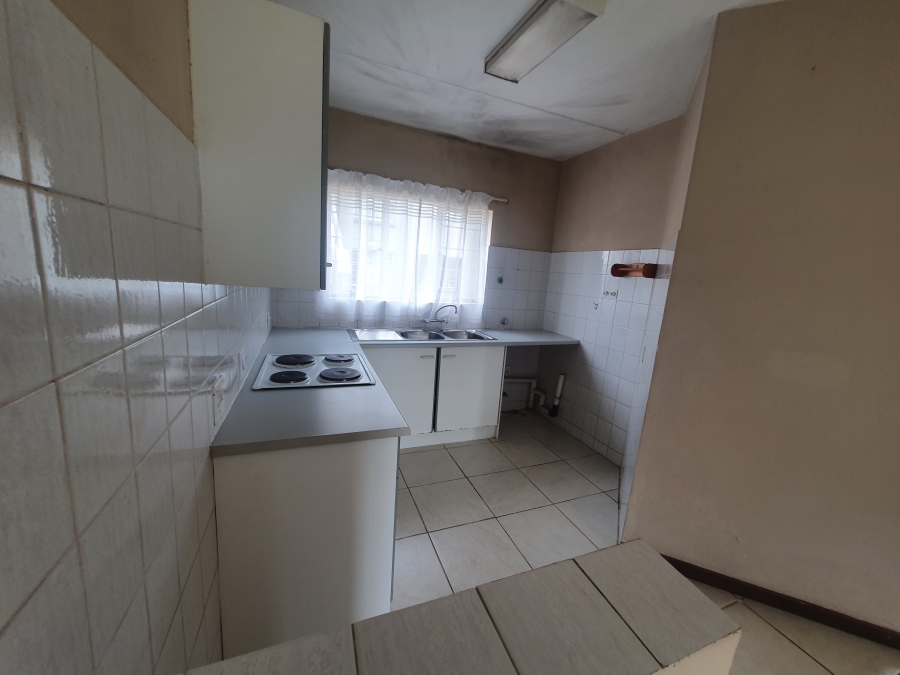 To Let 1 Bedroom Property for Rent in Vorna Valley Gauteng