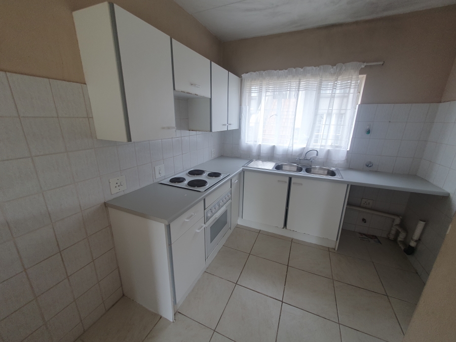 To Let 1 Bedroom Property for Rent in Vorna Valley Gauteng