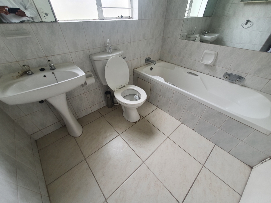 To Let 1 Bedroom Property for Rent in Vorna Valley Gauteng