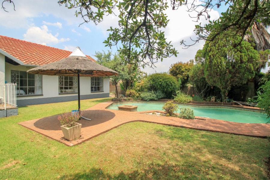 4 Bedroom Property for Sale in Nimrod Park Gauteng