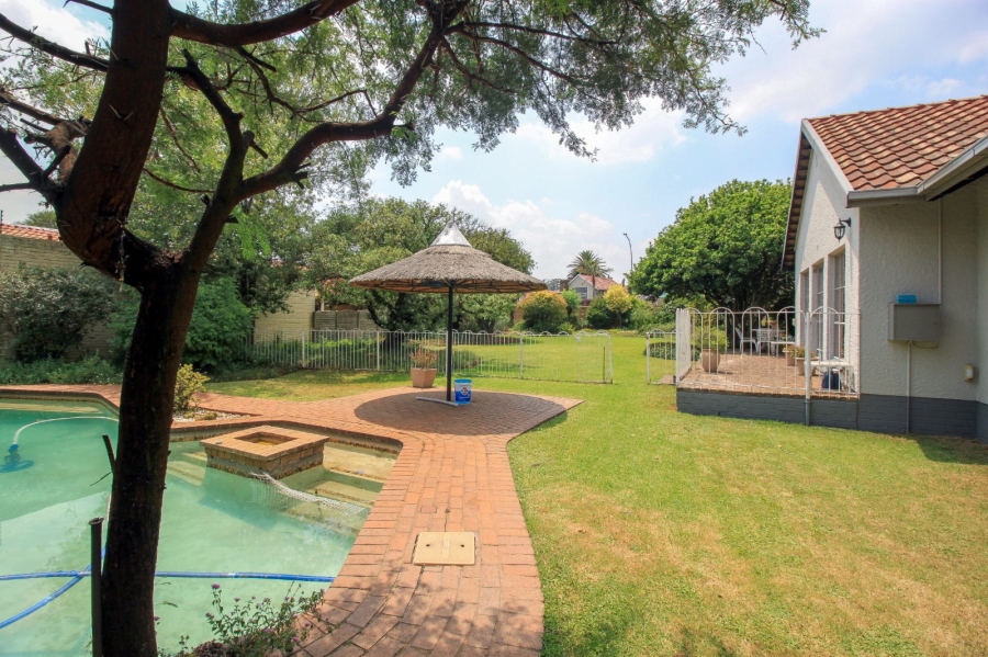 4 Bedroom Property for Sale in Nimrod Park Gauteng