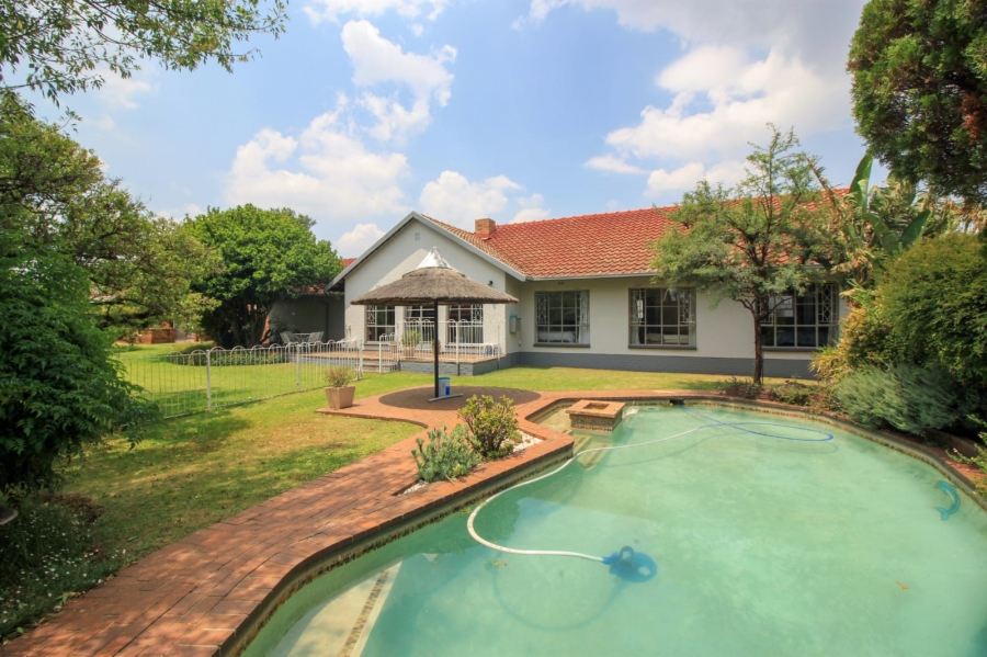 4 Bedroom Property for Sale in Nimrod Park Gauteng