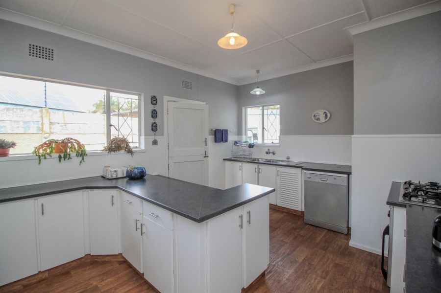 4 Bedroom Property for Sale in Nimrod Park Gauteng