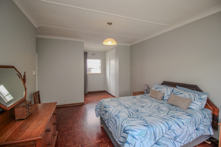 4 Bedroom Property for Sale in Nimrod Park Gauteng