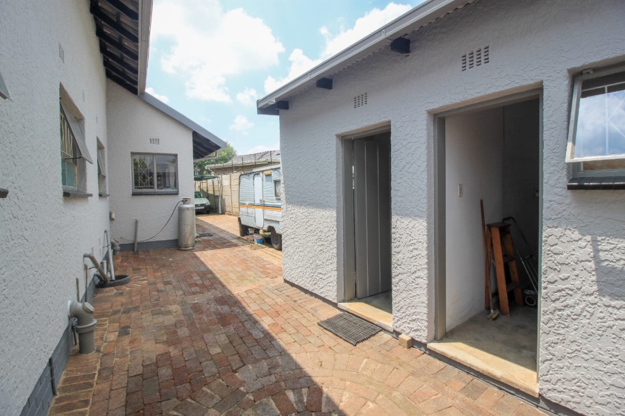 4 Bedroom Property for Sale in Nimrod Park Gauteng