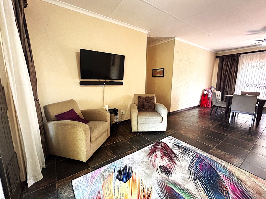 To Let 3 Bedroom Property for Rent in Noordwyk Gauteng