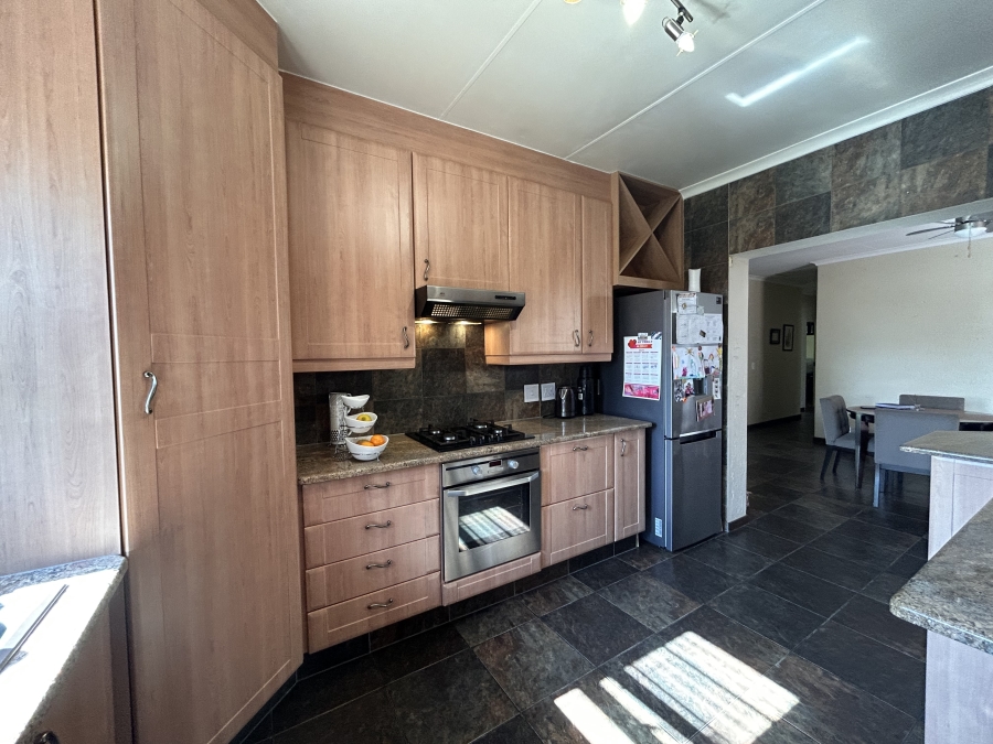 To Let 3 Bedroom Property for Rent in Noordwyk Gauteng