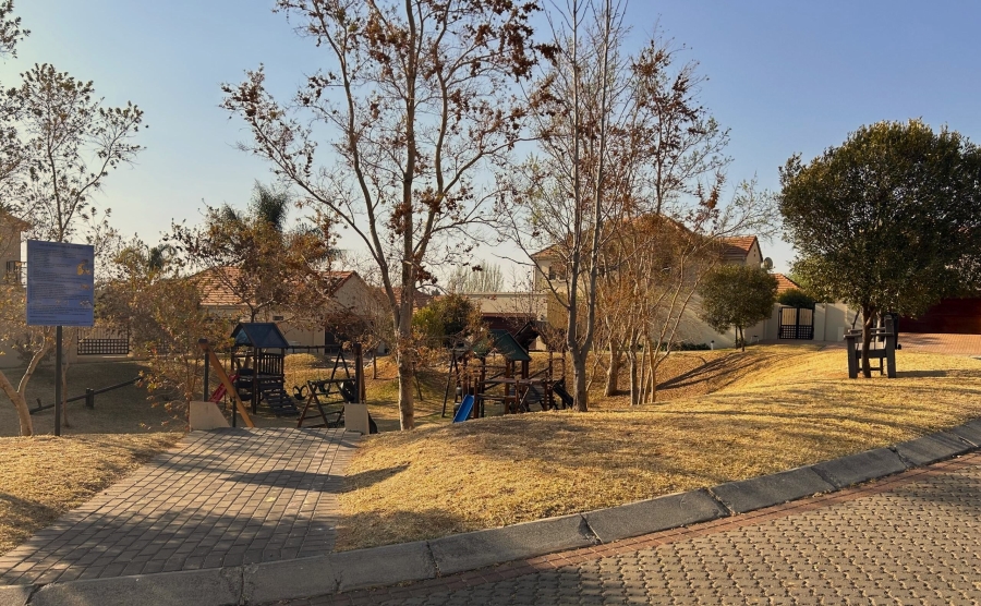 To Let 3 Bedroom Property for Rent in Noordwyk Gauteng