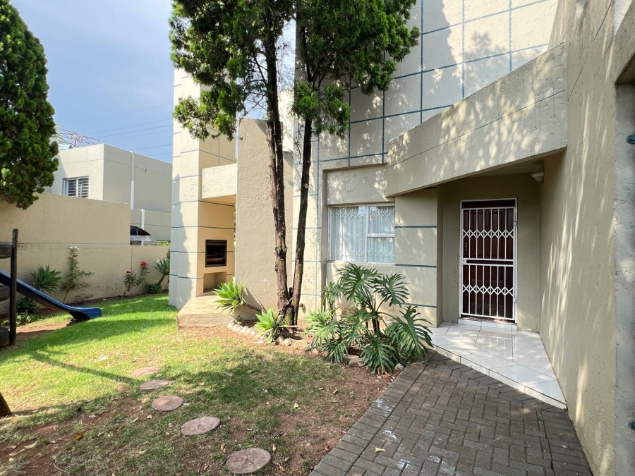To Let 3 Bedroom Property for Rent in Sunninghill Gauteng