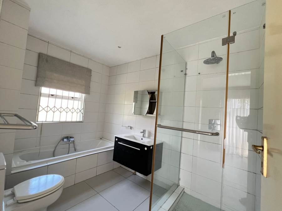 To Let 3 Bedroom Property for Rent in Sunninghill Gauteng