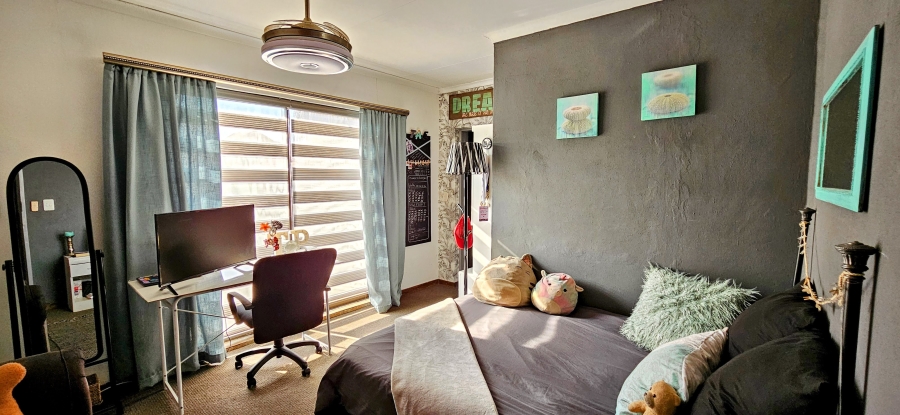 4 Bedroom Property for Sale in Risiville Gauteng