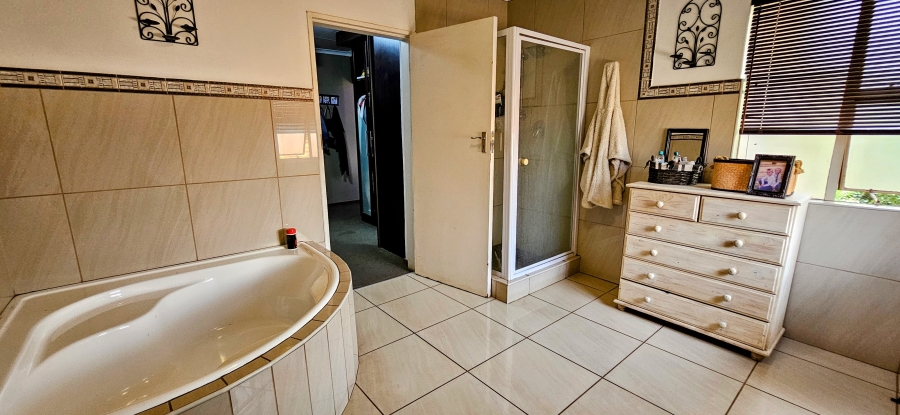 4 Bedroom Property for Sale in Risiville Gauteng