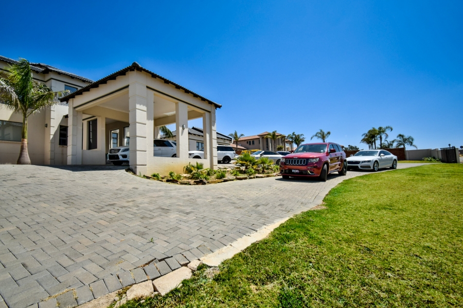 To Let 6 Bedroom Property for Rent in Mooikloof Glen Gauteng