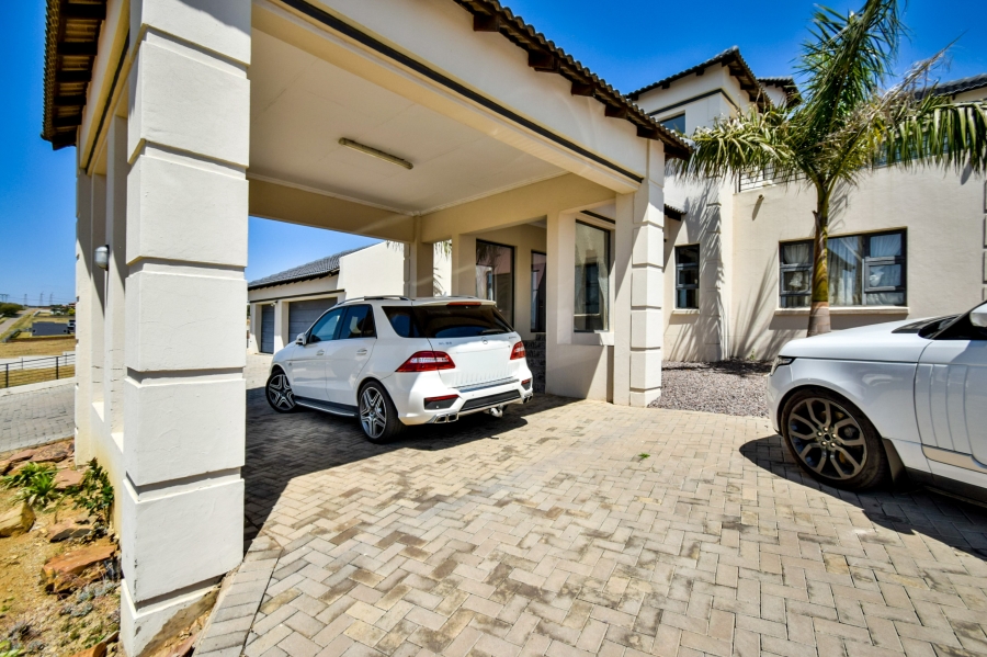 To Let 6 Bedroom Property for Rent in Mooikloof Glen Gauteng