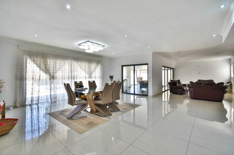 To Let 6 Bedroom Property for Rent in Mooikloof Glen Gauteng