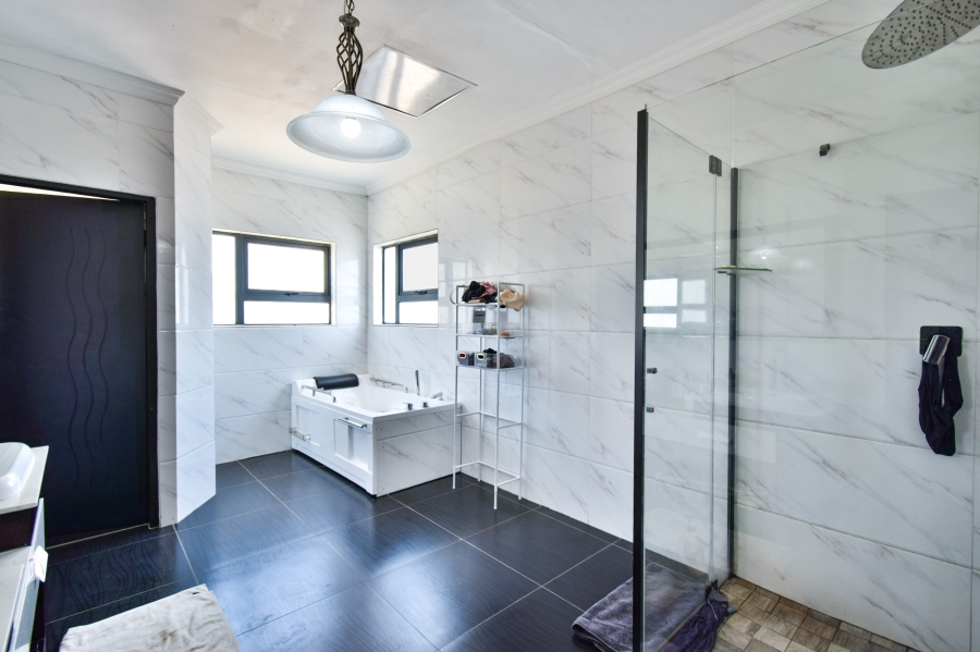 To Let 6 Bedroom Property for Rent in Mooikloof Glen Gauteng